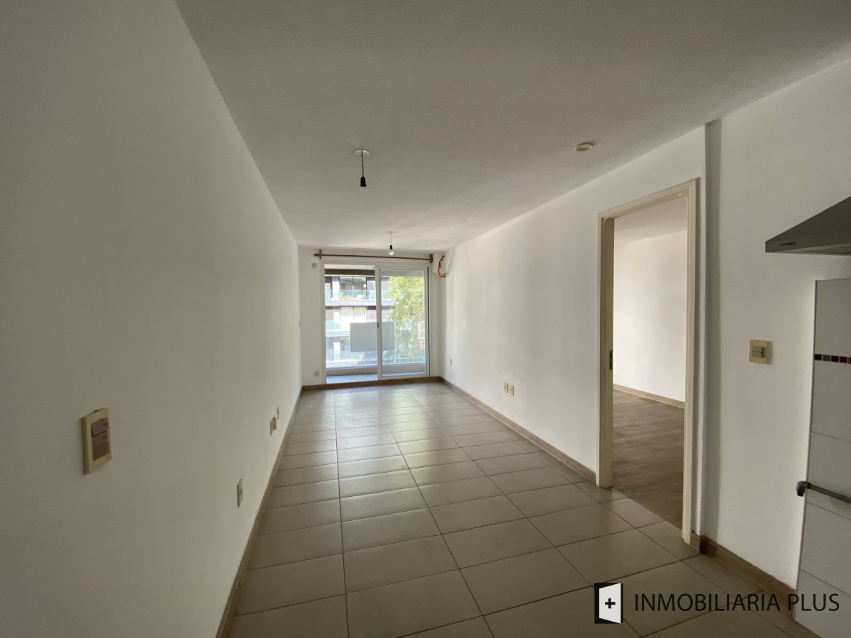 Apartamento ID.1599 - Apartamento de 2 dormitorios con Garaje en el Centro de Montevideo