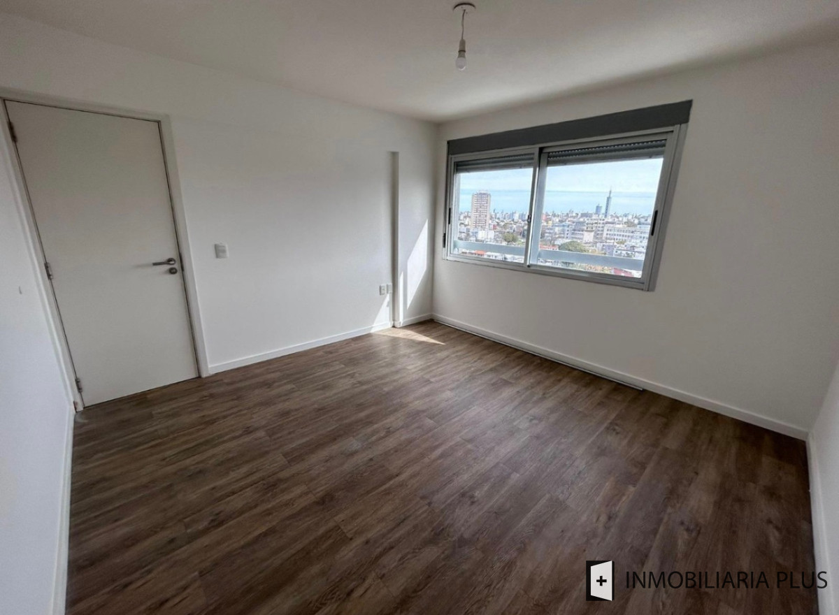 Apartamento ID.842 - VENTA de Apartamento en PARQUE BATLLE con 2 Dormitorios con cocina definida C842