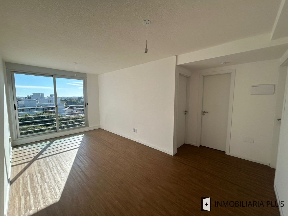 Apartamento ID.1454 - Alquiler de Apartamento de 2 Dormitorios en Tres Cruces Montevideo