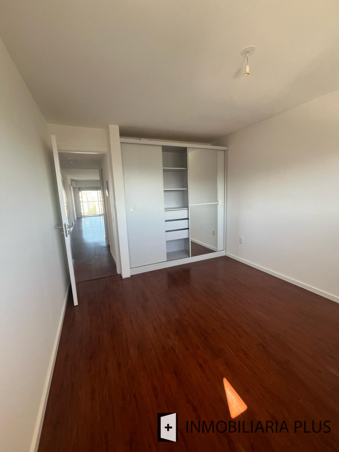 Apartamento ID.1098 - Alquiler de Apartamento de 2 dormitorios con garaje en Cordón Sur