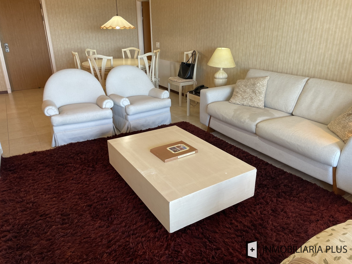 Apartamento ID.1314 - Alquiler de apartamento frente a la playa en Mansa con 4 Dormitorios, 4 Baños, con Parrillero, Gym, Juegos Infantiles, Garaje y más en Punta del Este