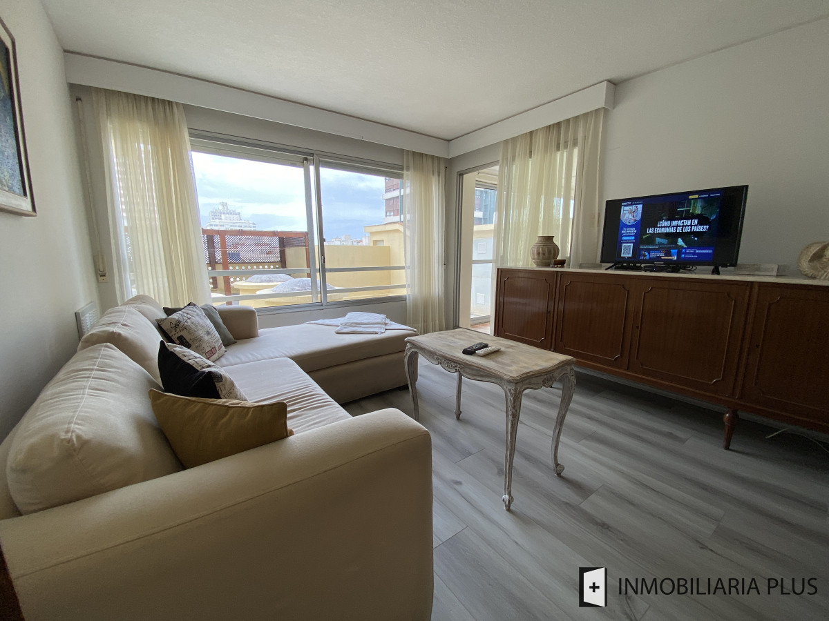 Apartamento ID.962 - Venta de Apartamento de 160 m2 en la Península a 200 MTS del MAR con Garaje, Gym y más en Punta del Este