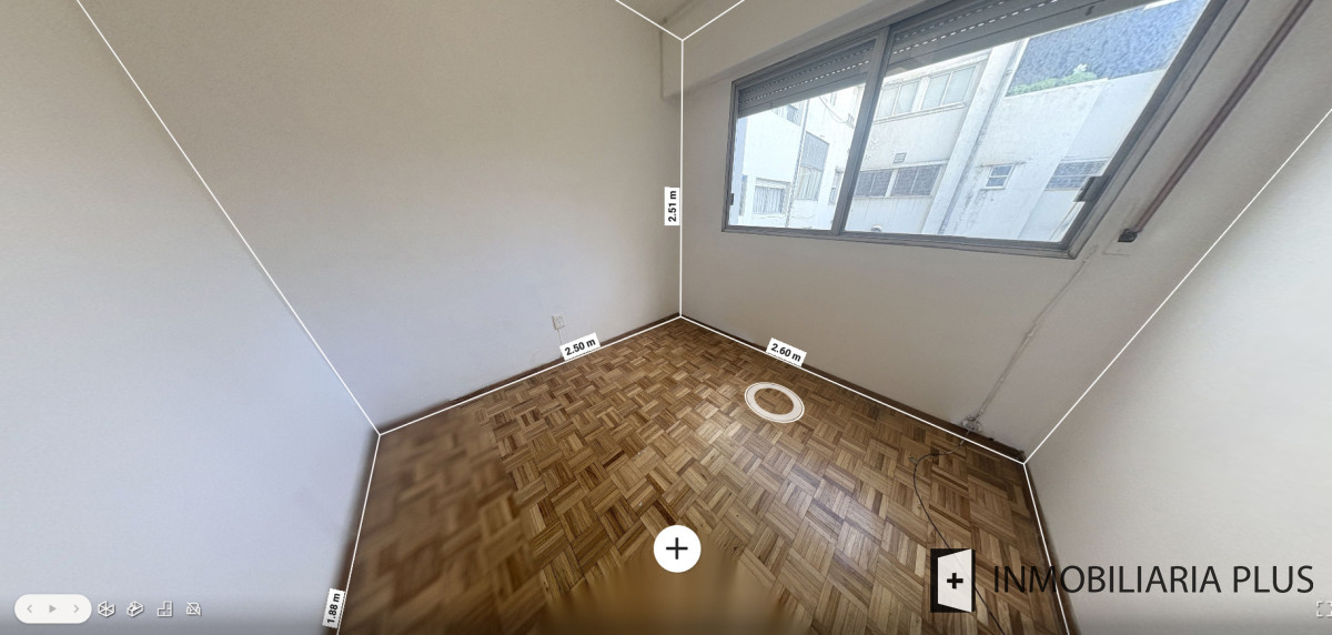 Apartamento ID.1475 - Venta de Apartamento de 3 Dormitorios 2 baños, Lavadero y Garaje en el centro de Montevideo