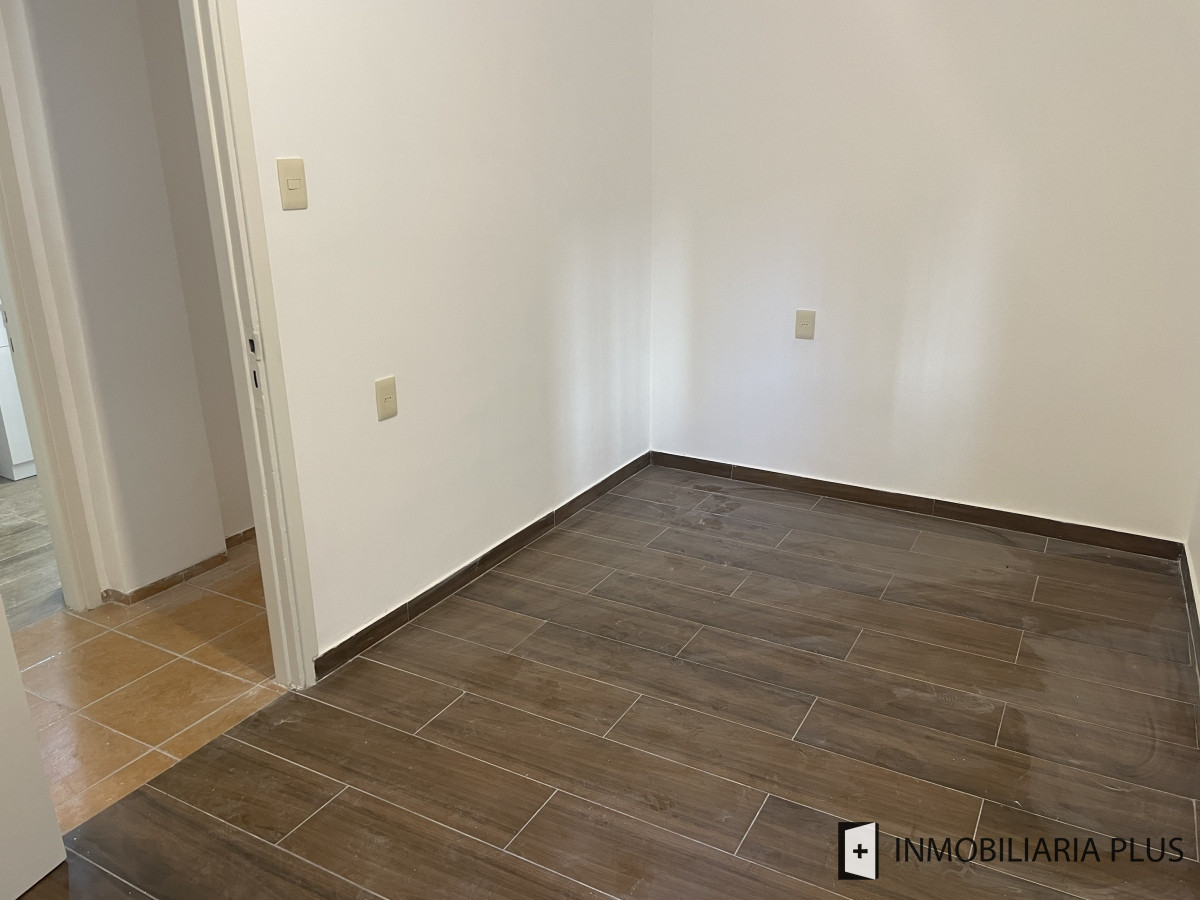 Apartamento ID.1343 - Alquiler de apartamento de 2 dormitorios reciclado en Brandzen y Paullie a 100 mts de 18 de Julio Montevideo
