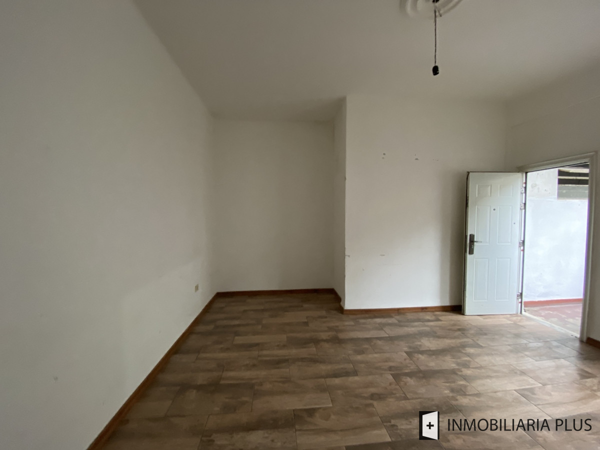 Apartamento ID.1135 - Apartamento en Venta reciclado de 2 Dormitorios en la Ciudad Vieja frente al Mercado del Puerto de Montevideo
