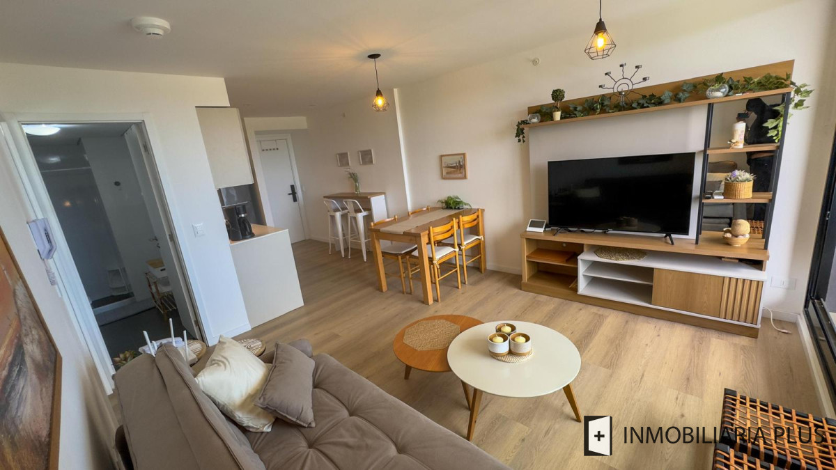 Apartamento ID.1470 - Alquiler de Apartamento de 1 Dorm y medio con Piscina Cerrada, Gym, Barbacoa y más a pasos del Mautone de Maldonado