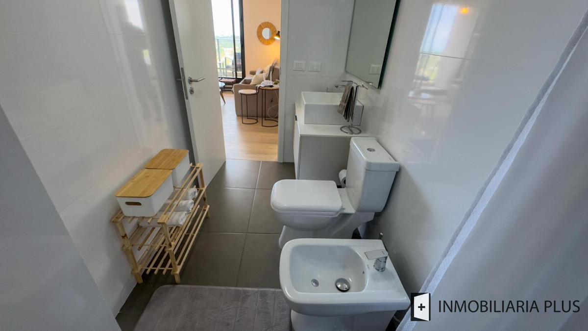 Apartamento ID.1470 - Alquiler de Apartamento de 1 Dorm y medio con Piscina Cerrada, Gym, Barbacoa y más a pasos del Mautone de Maldonado