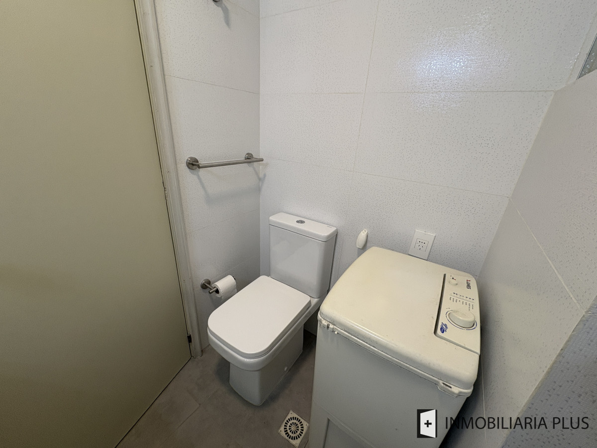 Apartamento ID.860 - Alquilo apartamento con PISCINA y parrillero propio para 4 personas a pasos del PUERTO de Puerto de Punta del Este C790A