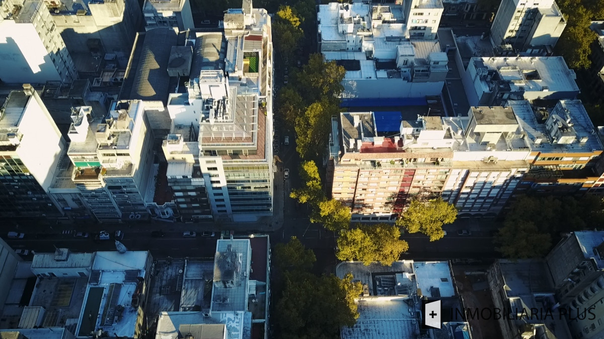 Apartamento ID.1118 - Alquiler de Monoambiente al frente sobre Av 18 de Julio en el Centro de Montevideo