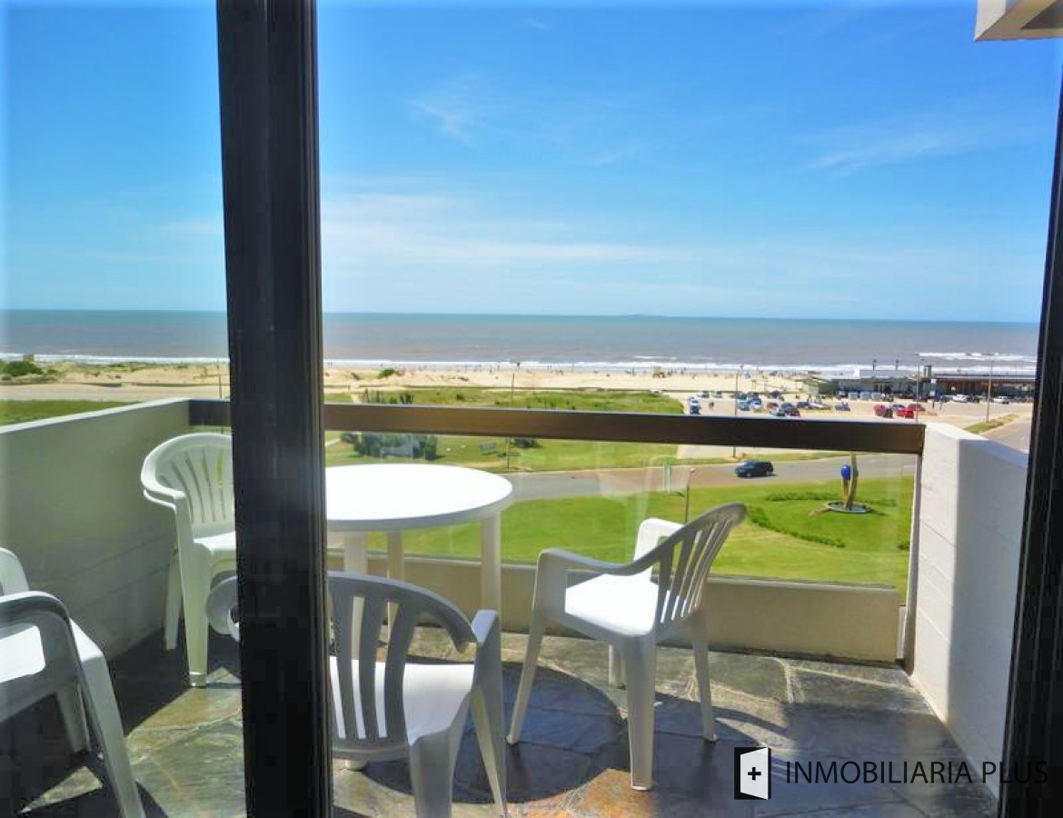 Apartamento ID.1026 - Apartamento en Venta de 3 Dormitorios frente al Mar y los dedos en la Península de Punta del Este