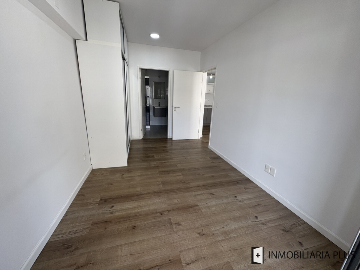 Apartamento ID.1494 - Alquiler de Apartamento de 1 Dormitorio con Garaje, Barbacoa, Solarium y más en Cordón a pasos de Av. 18 y la Intendencia de Montevideo