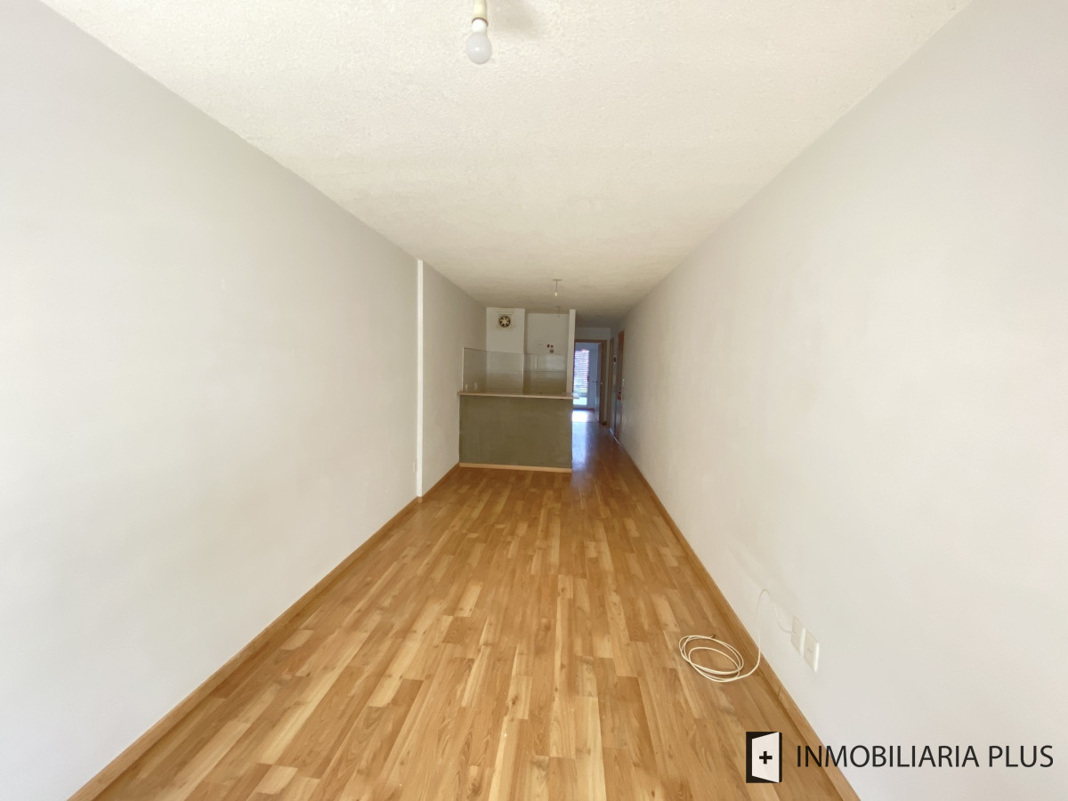 Apartamento ID.958 - Alquiler de Apartamento en Cordón SUR 2 Dormitorios al frente con GRAN FONDO, garaje, barbacoa y más