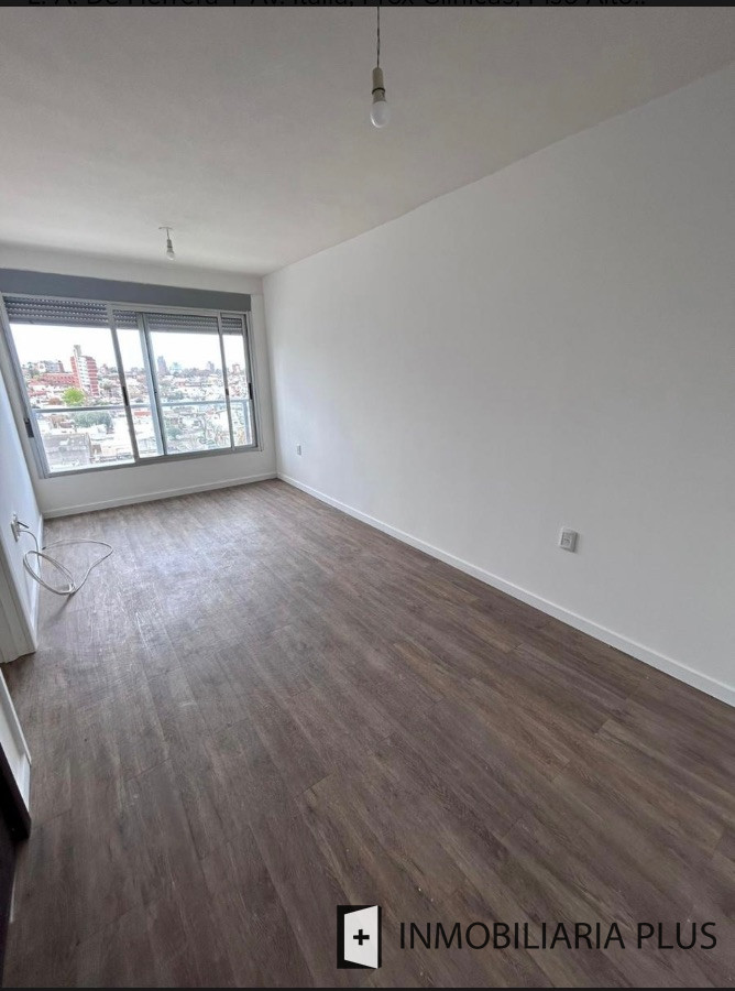 Apartamento ID.842 - VENTA de Apartamento en PARQUE BATLLE con 2 Dormitorios con cocina definida C842