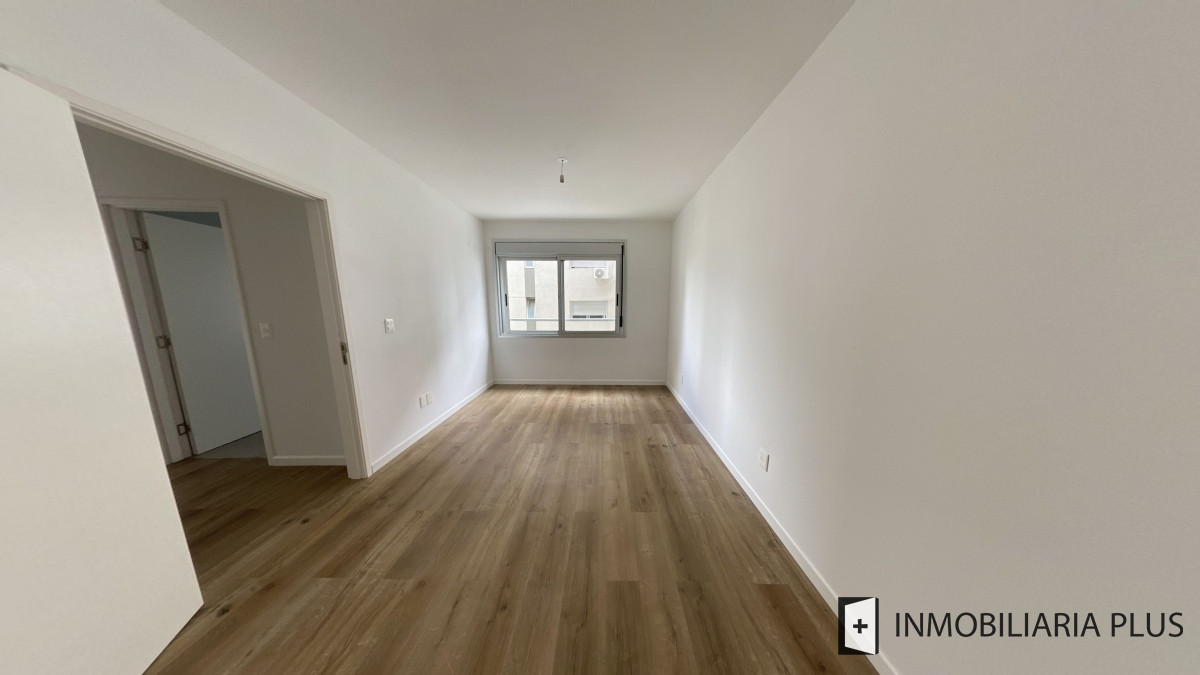 Apartamento ID.3 - Apartamento En Alquiler Sobre Av. 18, 2 Dormitorios Con Garaje En Cordón En Alquiler $31.000 Con Todos Los Servicios.
