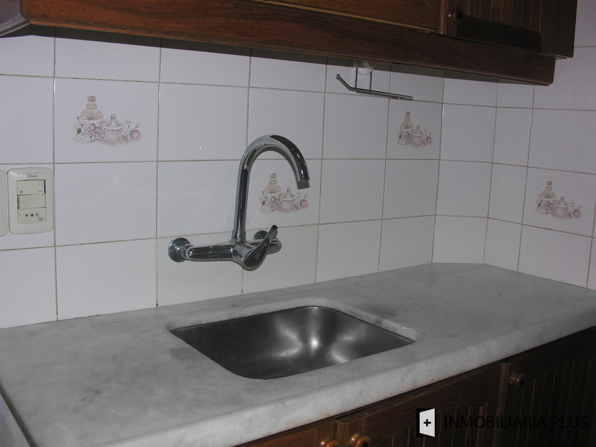 Apartamento ID.860 - Alquilo apartamento con PISCINA y parrillero propio para 4 personas a pasos del PUERTO de Puerto de Punta del Este C790A