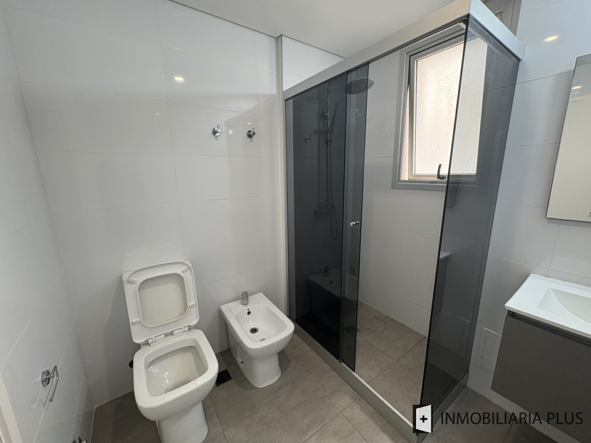 Apartamento ID.1494 - Alquiler de Apartamento de 1 Dormitorio con Garaje, Barbacoa, Solarium y más en Cordón a pasos de Av. 18 y la Intendencia de Montevideo