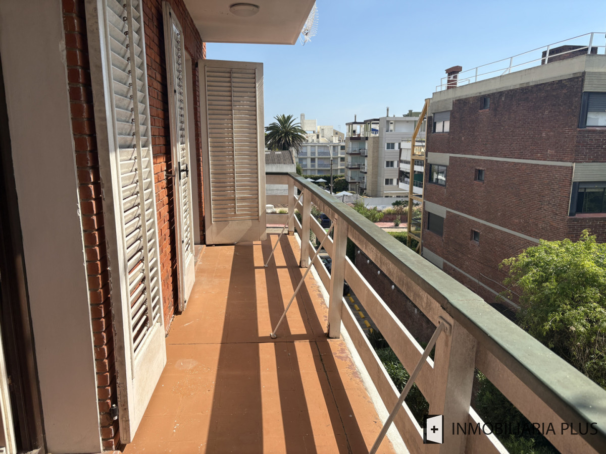 Apartamento ID.1410 - Alquiler de Apartamento de 3 Dormitorios 2 Garajes y 2 baños en la Península de Punta del Este