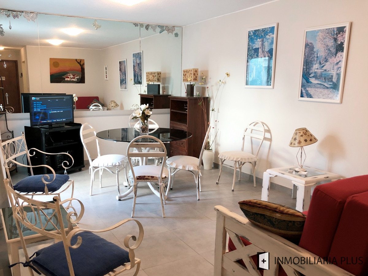 Apartamento ID.860 - Alquilo apartamento con PISCINA y parrillero propio para 4 personas a pasos del PUERTO de Puerto de Punta del Este C790A
