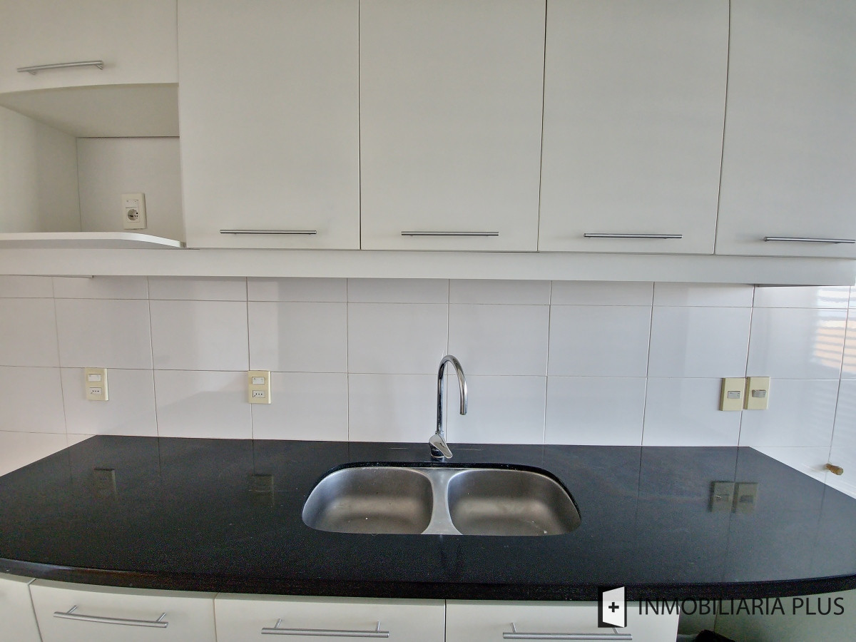 Apartamento ID.379 - Alquiler de Apartamento 1 Dormitorio en Malvín con Barbacoa C890 Acepta Mascotas