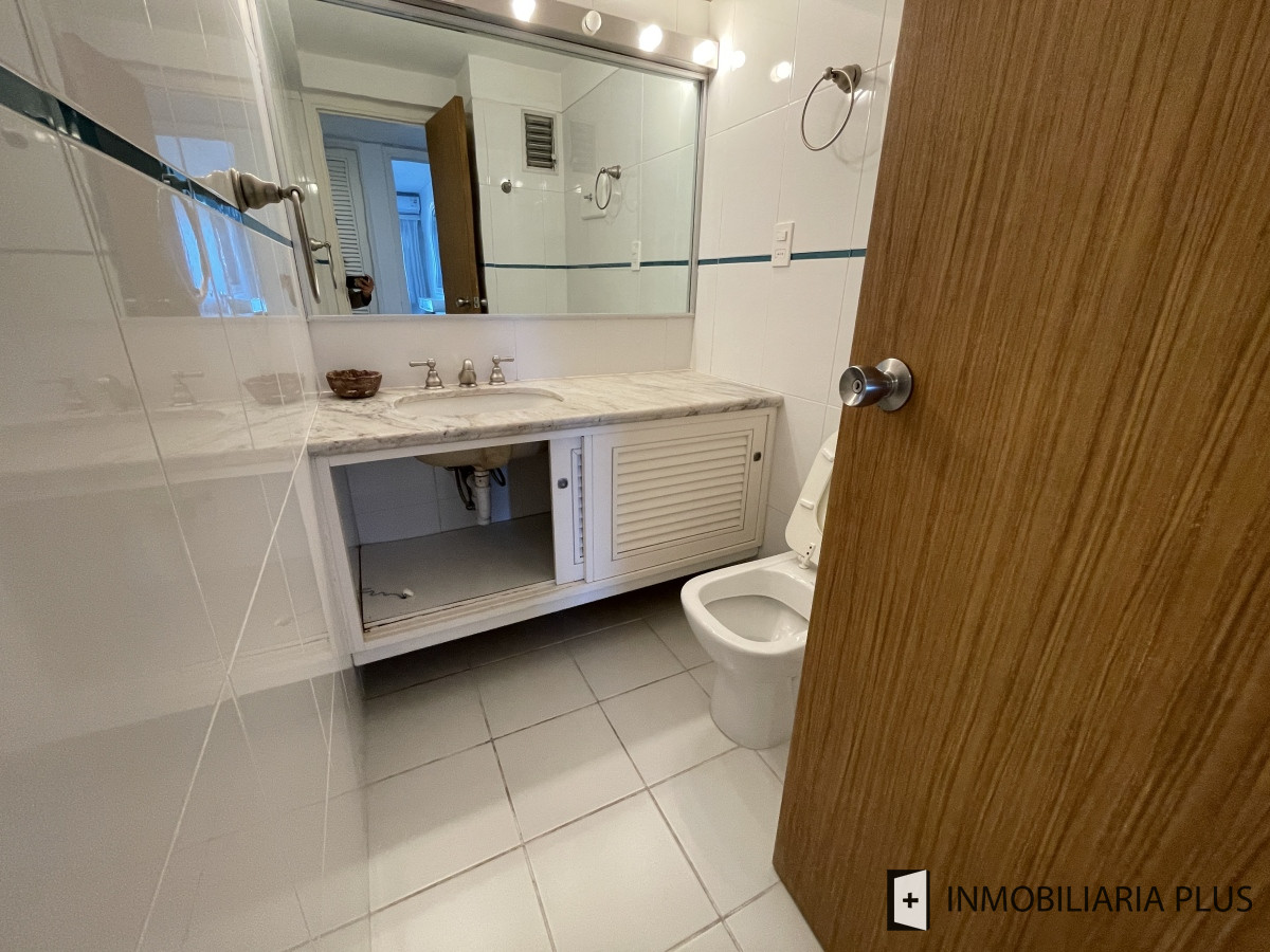 Apartamento ID.1314 - Alquiler de apartamento frente a la playa en Mansa con 4 Dormitorios, 4 Baños, con Parrillero, Gym, Juegos Infantiles, Garaje y más en Punta del Este