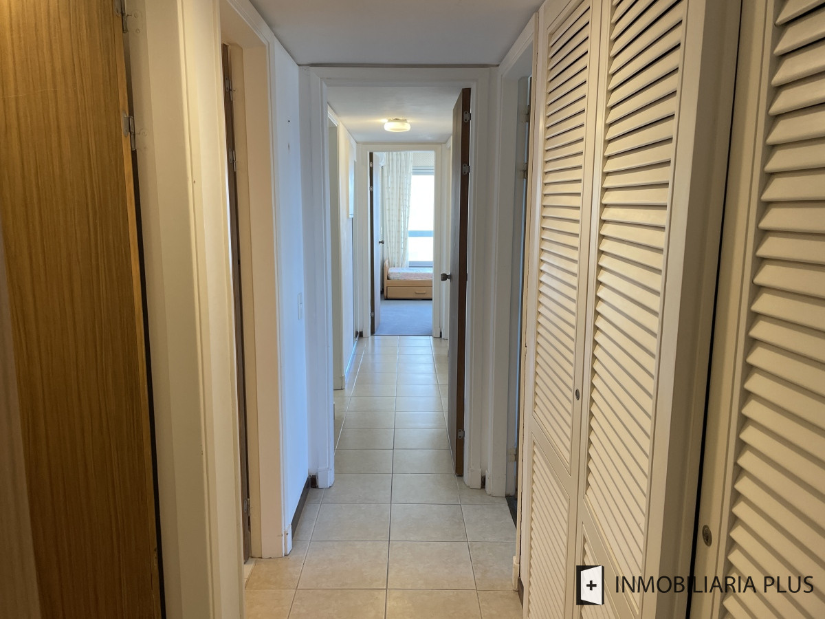 Apartamento ID.1314 - Alquiler de apartamento frente a la playa en Mansa con 4 Dormitorios, 4 Baños, con Parrillero, Gym, Juegos Infantiles, Garaje y más en Punta del Este