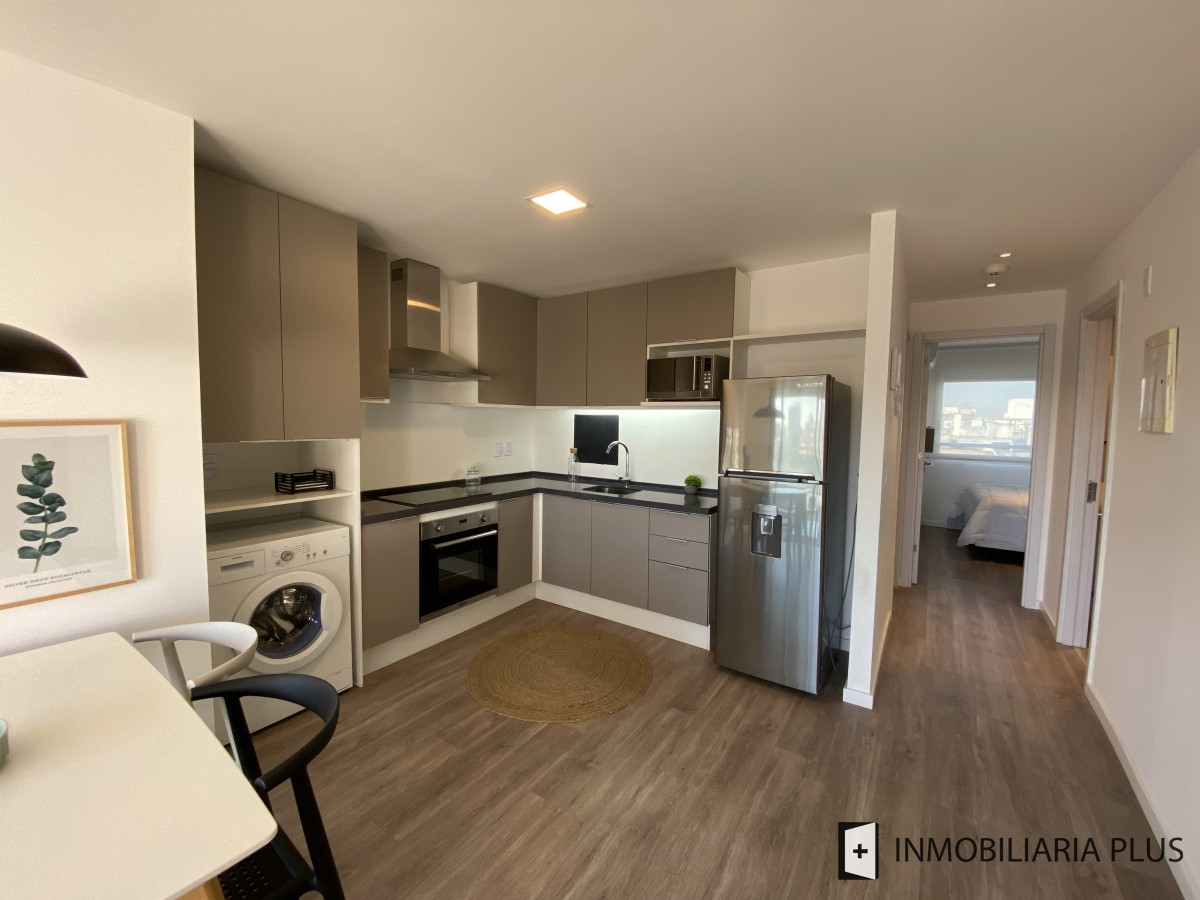 Apartamento ID.325 - Apartamento amoblado y equipado en el corazón del Centro de Montevideo con Parrillero 61 m2. C827-1201