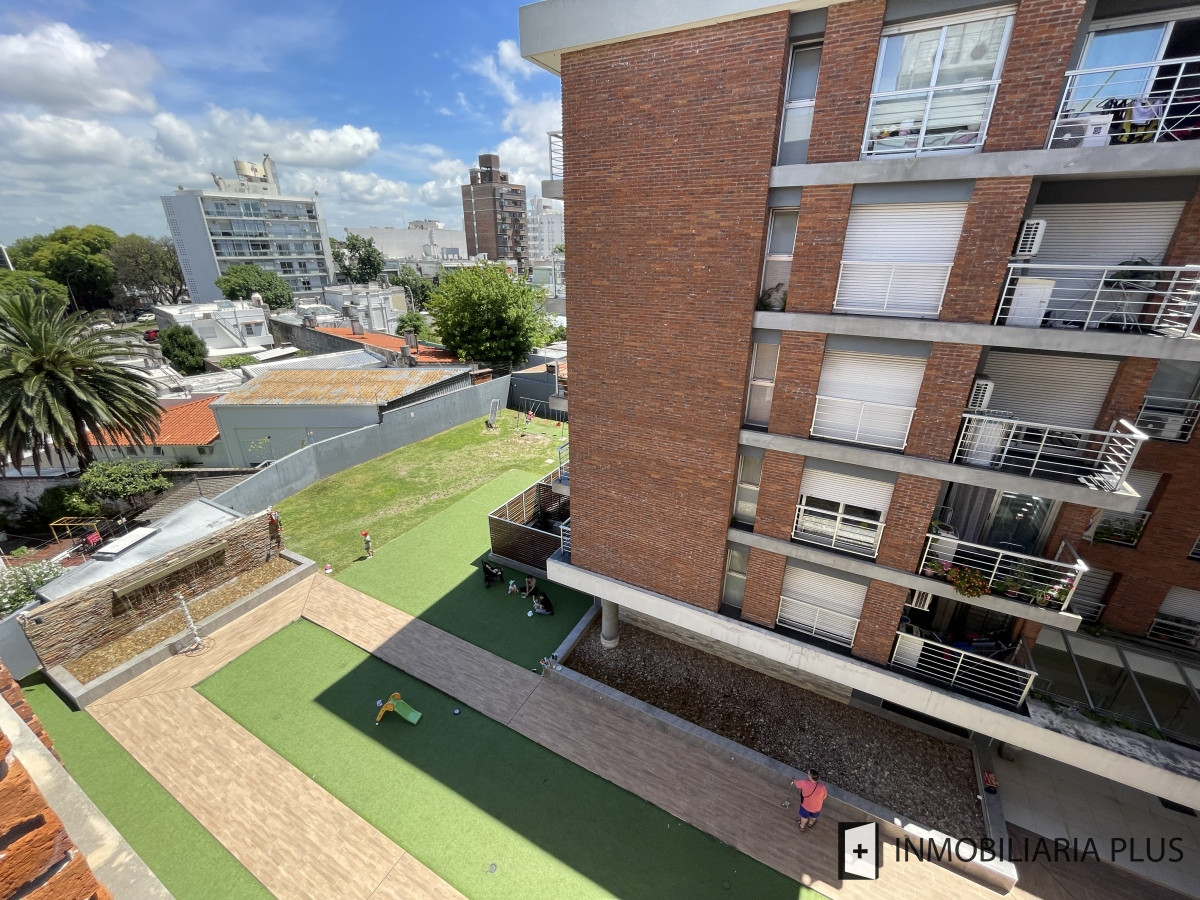 Apartamento ID.1109 - Venta de Apartamento de 2 Dormitorios en Tres Cruces, con Barbacoa, Juegos Infantiles y más 