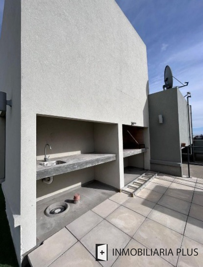 Apartamento ID.842 - VENTA de Apartamento en PARQUE BATLLE con 2 Dormitorios con cocina definida C842