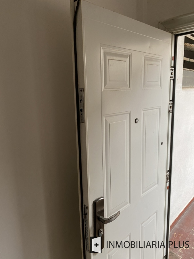 Apartamento ID.1135 - Apartamento en Venta reciclado de 2 Dormitorios en la Ciudad Vieja frente al Mercado del Puerto de Montevideo