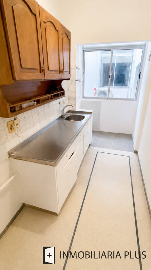 Apartamento ID.1702 - Alquiler de Apartamento de 2 dormitorios en Pocitos Nuevo a pasos del mar