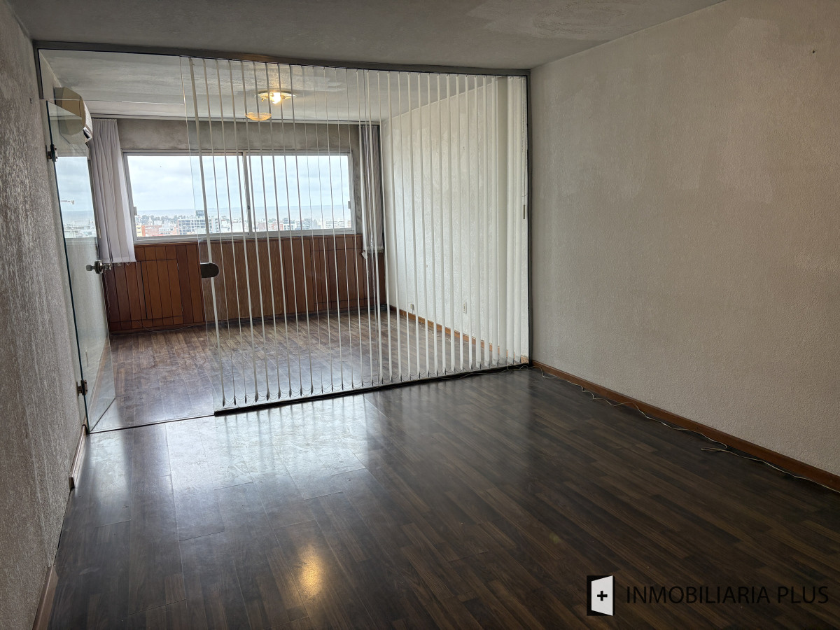Apartamento ID.1471 - Alquiler de Monoambiente amplio u oficina sobre Av. 18 de Julio en Cordón a pasos de la Facultad de Derecho de Montevideo