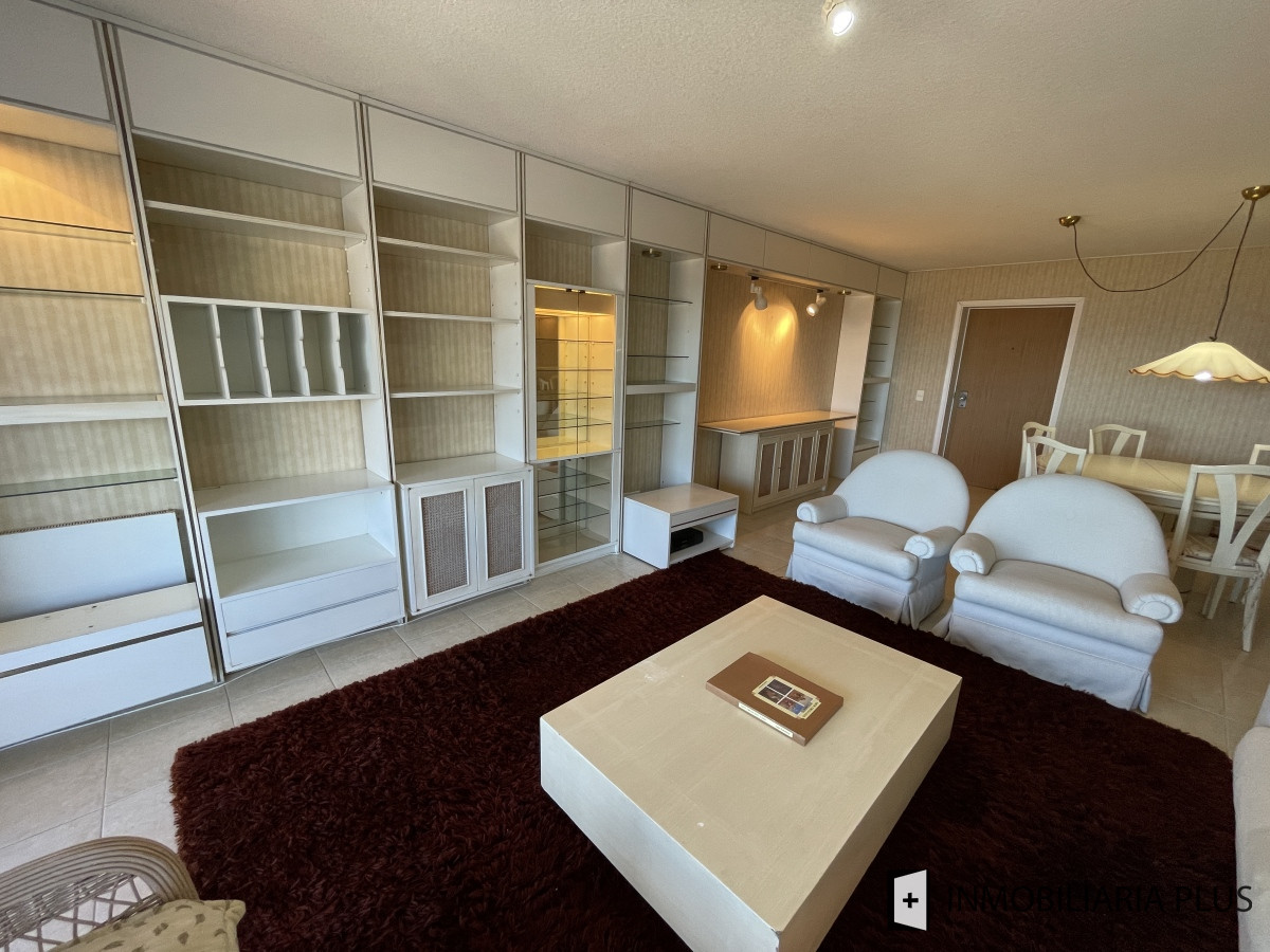 Apartamento ID.1314 - Alquiler de apartamento frente a la playa en Mansa con 4 Dormitorios, 4 Baños, con Parrillero, Gym, Juegos Infantiles, Garaje y más en Punta del Este