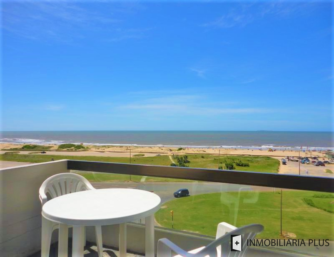 Apartamento ID.1026 - Apartamento en Venta de 3 Dormitorios frente al Mar y los dedos en la Península de Punta del Este