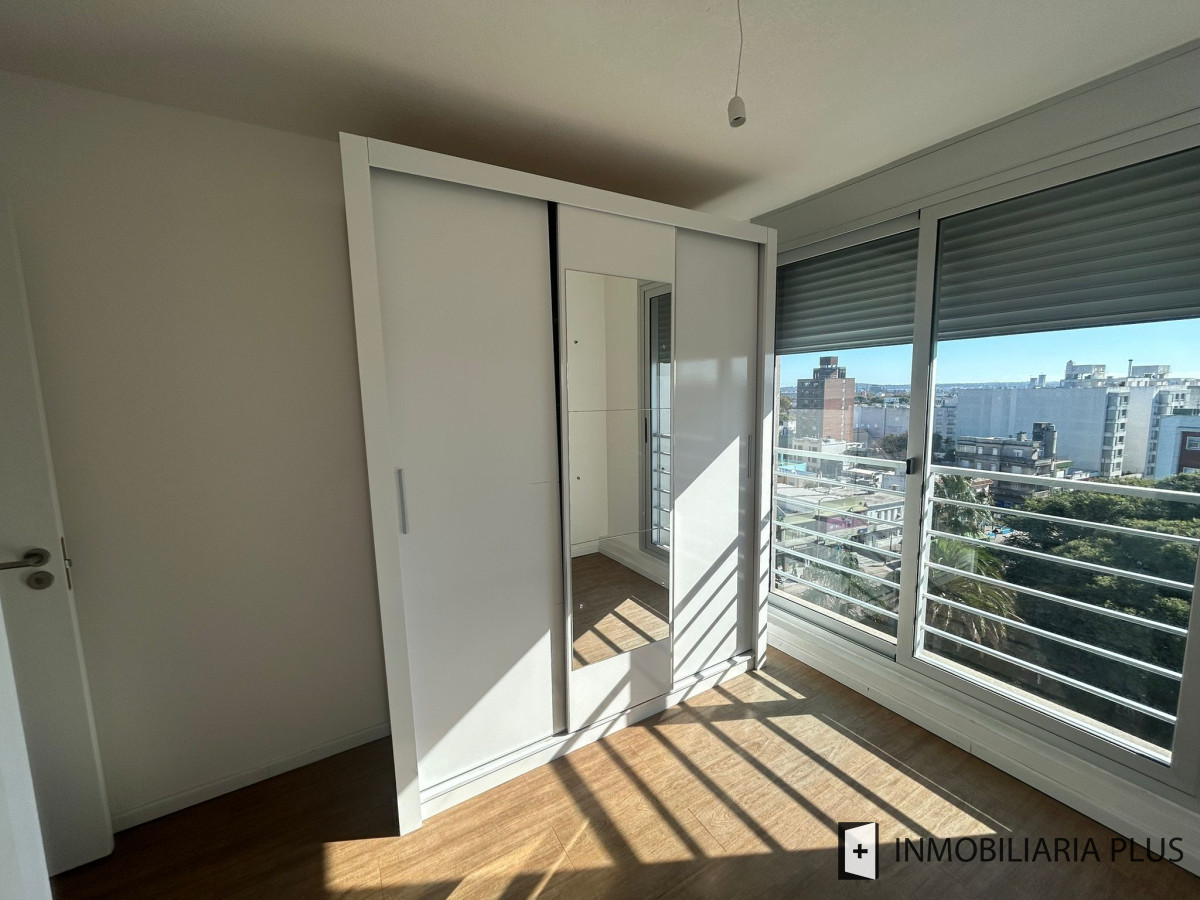 Apartamento ID.1454 - Alquiler de Apartamento de 2 Dormitorios en Tres Cruces Montevideo