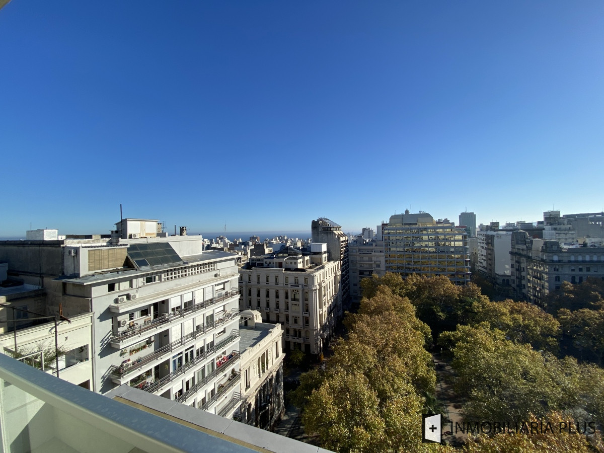 Apartamento ID.325 - Apartamento amoblado y equipado en el corazón del Centro de Montevideo con Parrillero 61 m2. C827-1201