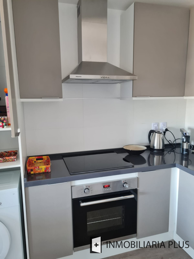 Apartamento ID.325 - Apartamento amoblado y equipado en el corazón del Centro de Montevideo con Parrillero 61 m2. C827-1201