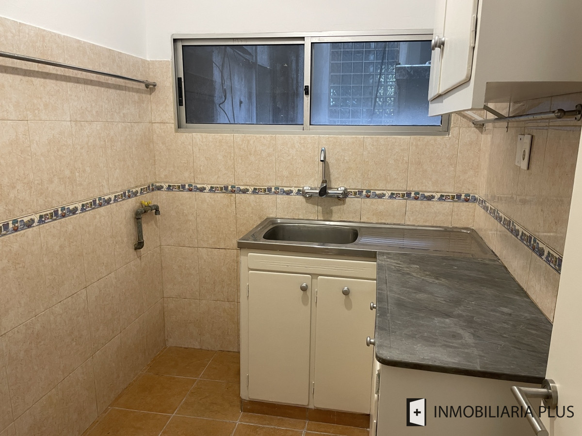 Apartamento ID.1343 - Alquiler de apartamento de 2 dormitorios reciclado en Brandzen y Paullie a 100 mts de 18 de Julio Montevideo