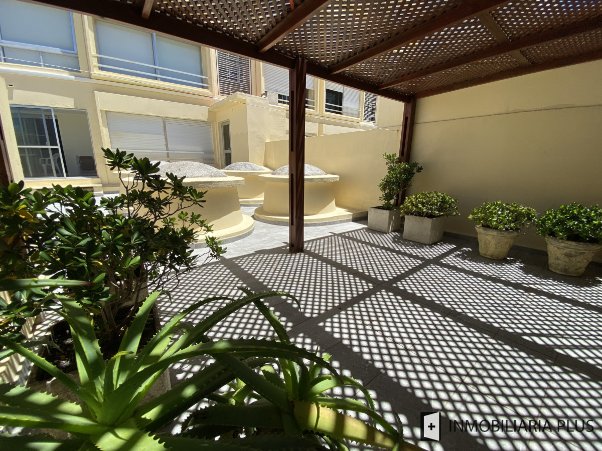 Apartamento ID.962 - Venta de Apartamento de 160 m2 en la Península a 200 MTS del MAR con Garaje, Gym y más en Punta del Este