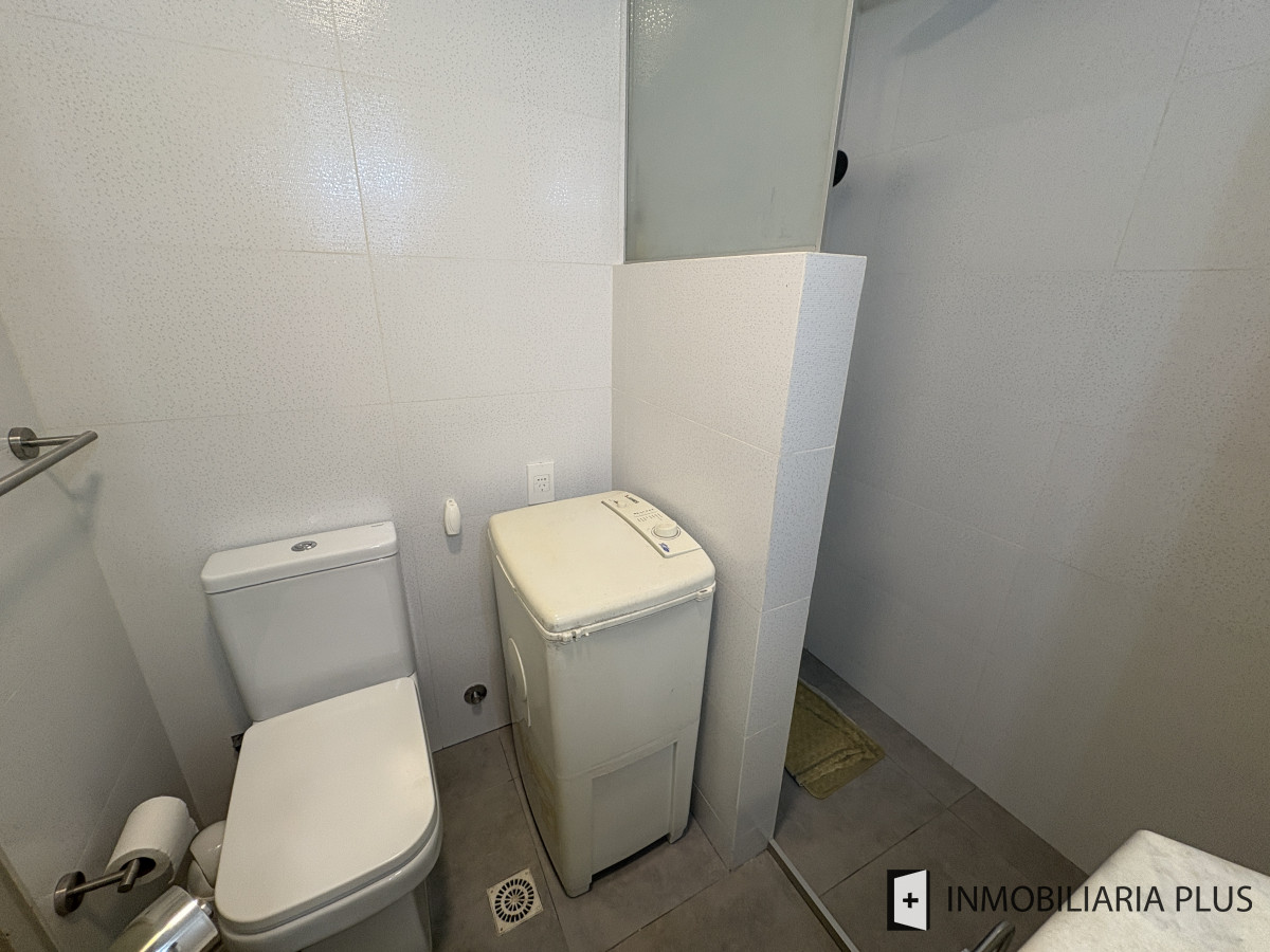 Apartamento ID.860 - Alquilo apartamento con PISCINA y parrillero propio para 4 personas a pasos del PUERTO de Puerto de Punta del Este C790A