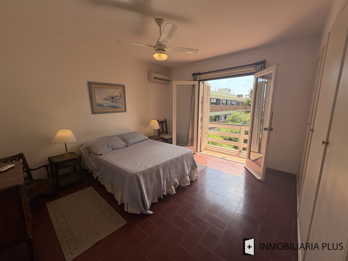 Apartamento ID.1410 - Alquiler de Apartamento de 3 Dormitorios 2 Garajes y 2 baños en la Península de Punta del Este