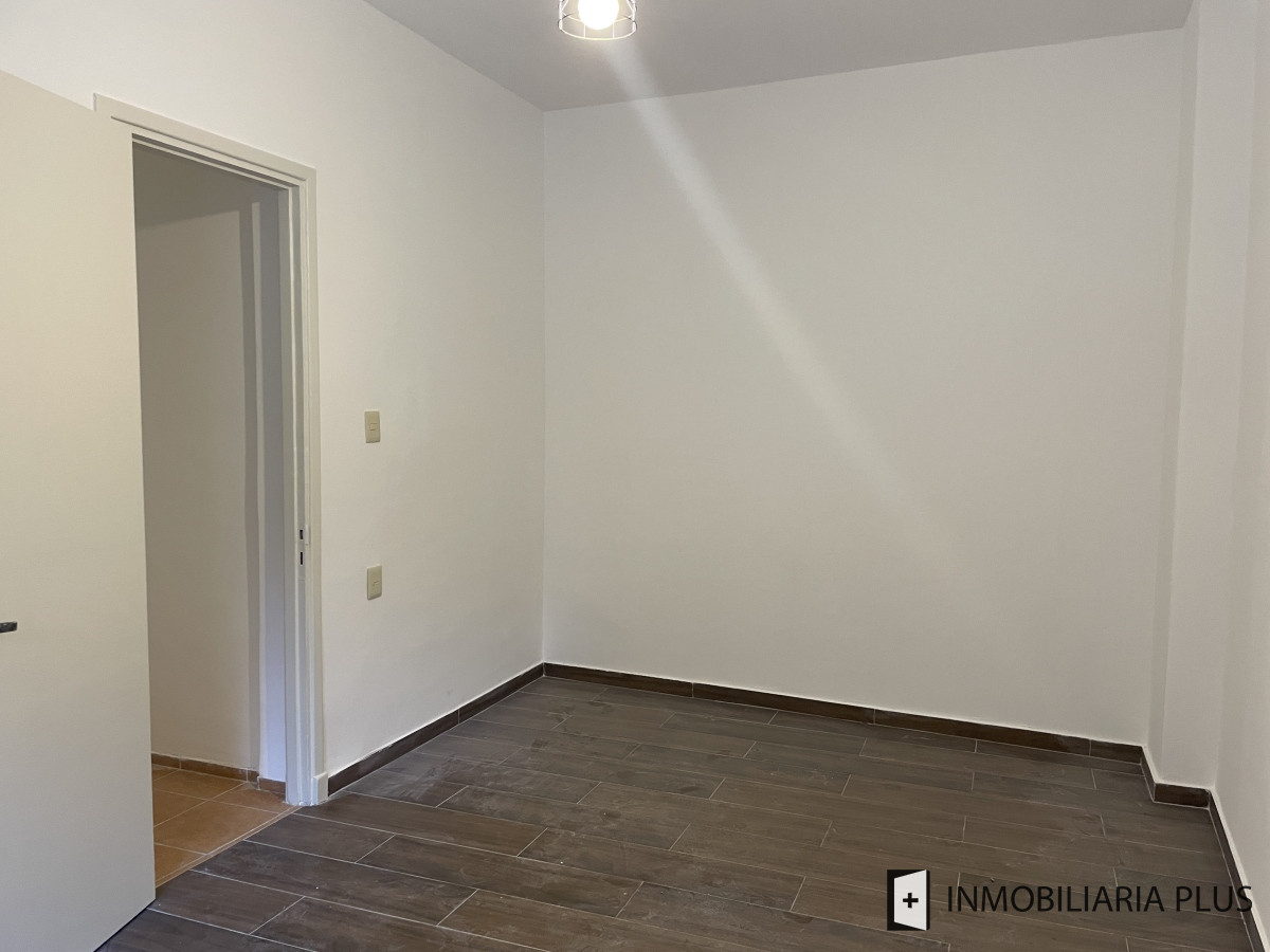 Apartamento ID.1343 - Alquiler de apartamento de 2 dormitorios reciclado en Brandzen y Paullie a 100 mts de 18 de Julio Montevideo