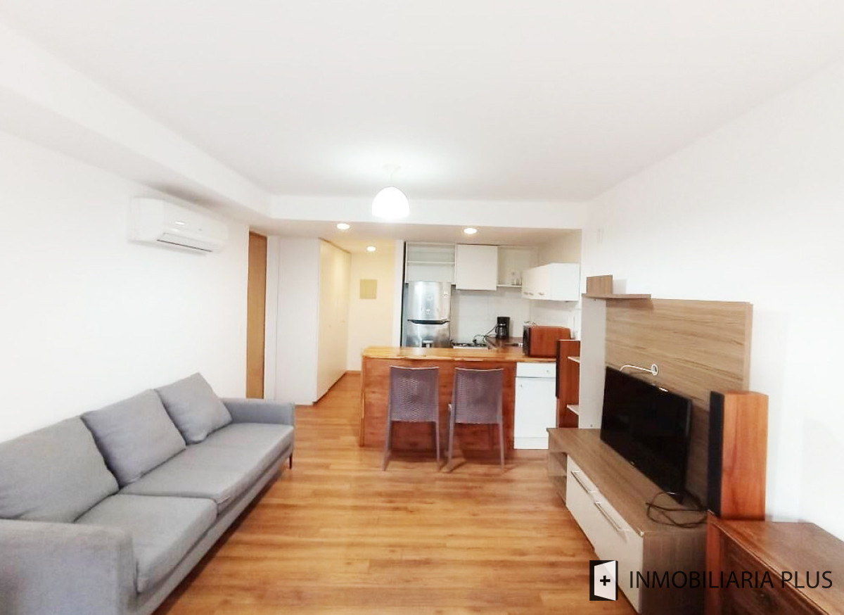 Apartamento ID.1521 - Alquiler de Monoambiente a pasos de la Rambla de Punta Carretas con patio interno privado y barbacoa
