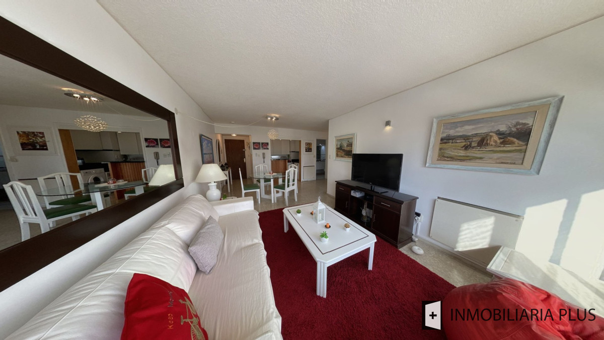 Apartamento ID.1096 - Alquiler ANUAL de apartamento con 1 Dormitorio y medio con garaje sobre Av. Gorlero con Gym, Lavadero y más