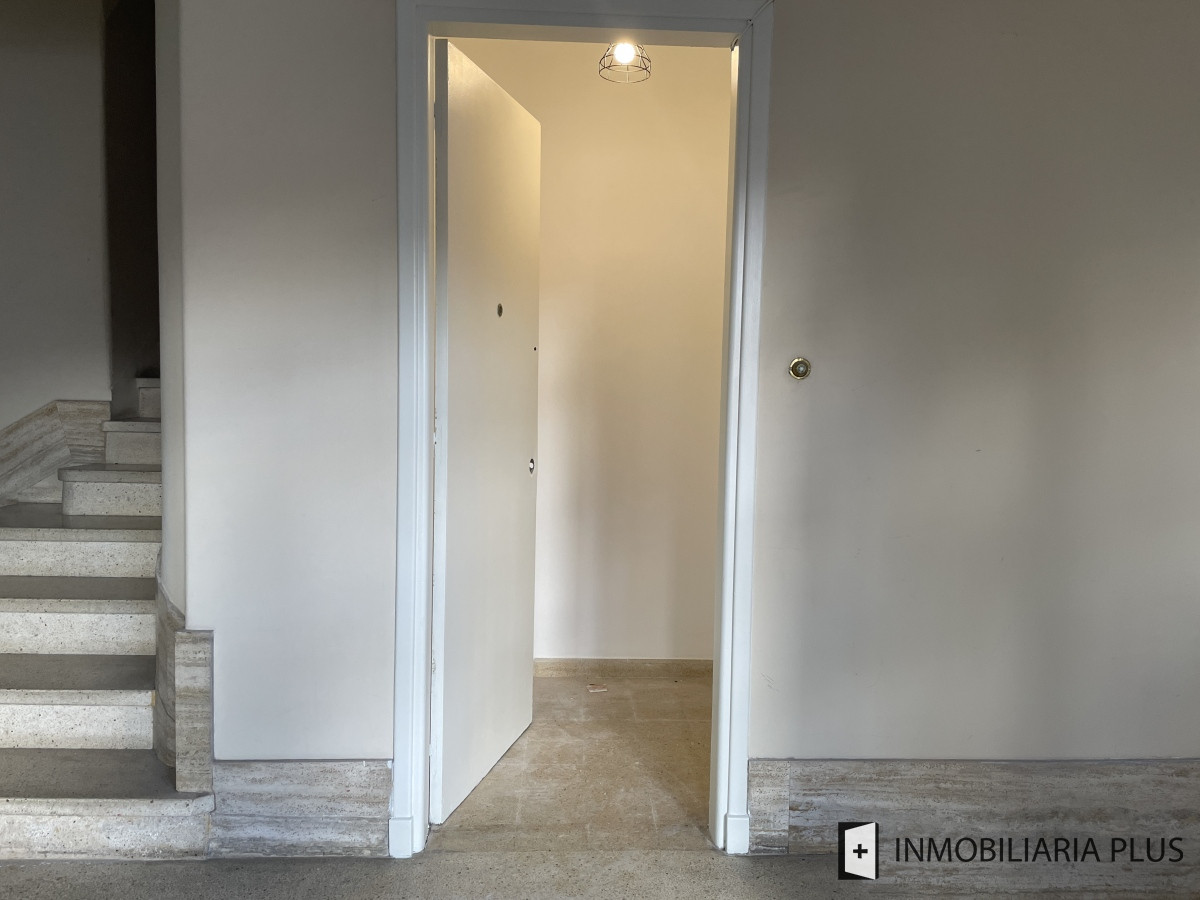 Apartamento ID.1343 - Alquiler de apartamento de 2 dormitorios reciclado en Brandzen y Paullie a 100 mts de 18 de Julio Montevideo