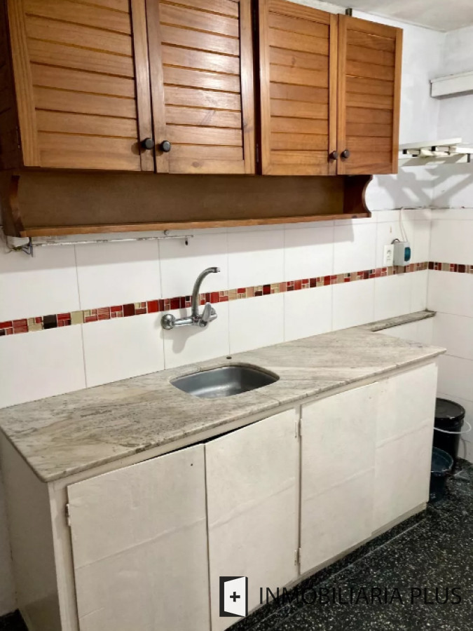 Apartamento ID.1200 - Alquiler de apartamento en el centro con 2 dormitorios con balcón a la calle en Montevideo