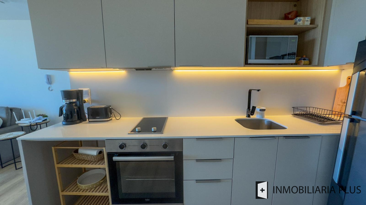 Apartamento ID.1470 - Alquiler de Apartamento de 1 Dorm y medio con Piscina Cerrada, Gym, Barbacoa y más a pasos del Mautone de Maldonado