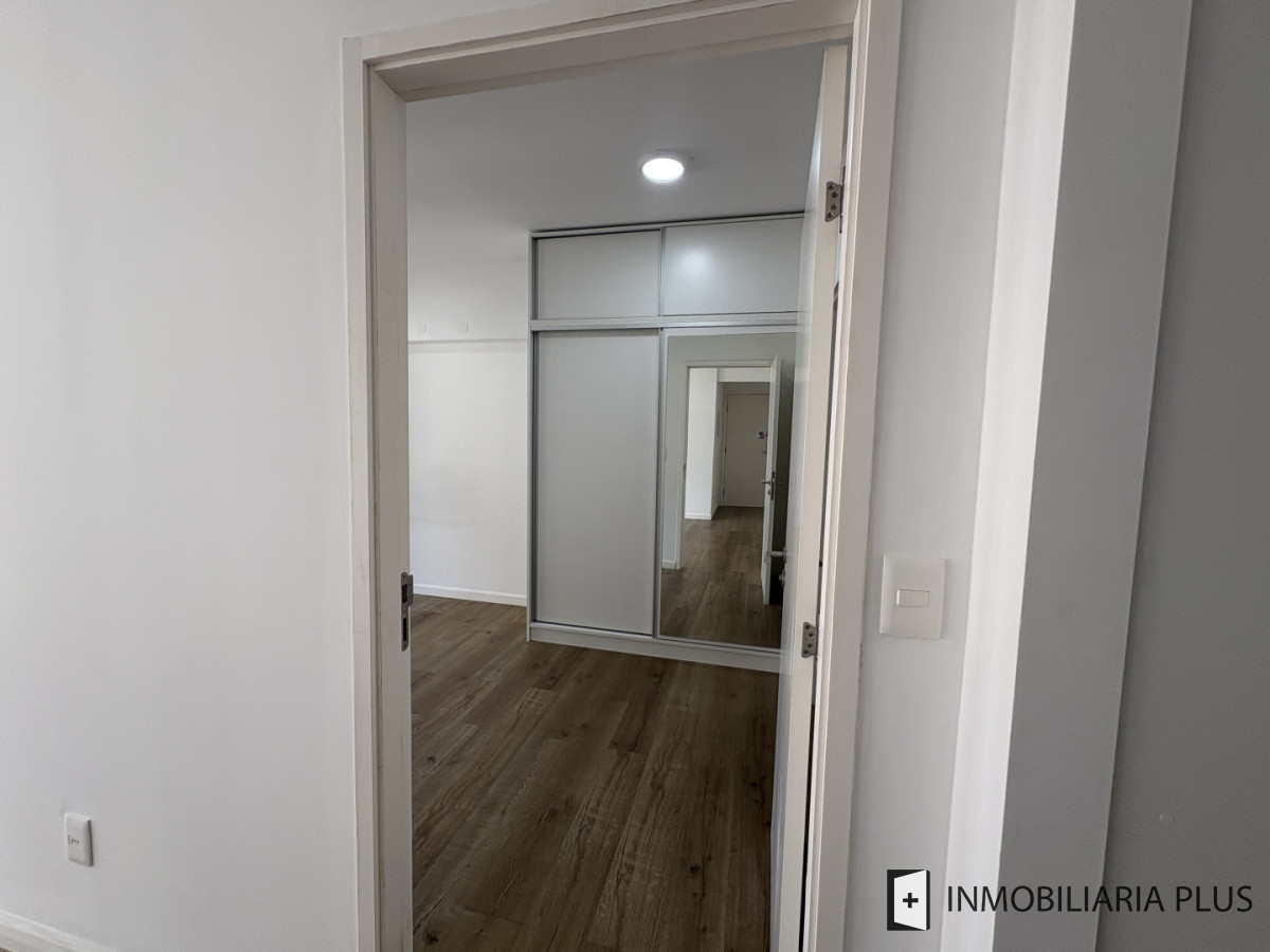 Apartamento ID.1494 - Alquiler de Apartamento de 1 Dormitorio con Garaje, Barbacoa, Solarium y más en Cordón a pasos de Av. 18 y la Intendencia de Montevideo