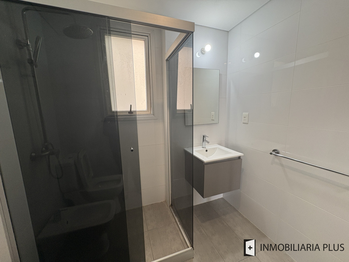 Apartamento ID.1494 - Alquiler de Apartamento de 1 Dormitorio con Garaje, Barbacoa, Solarium y más en Cordón a pasos de Av. 18 y la Intendencia de Montevideo