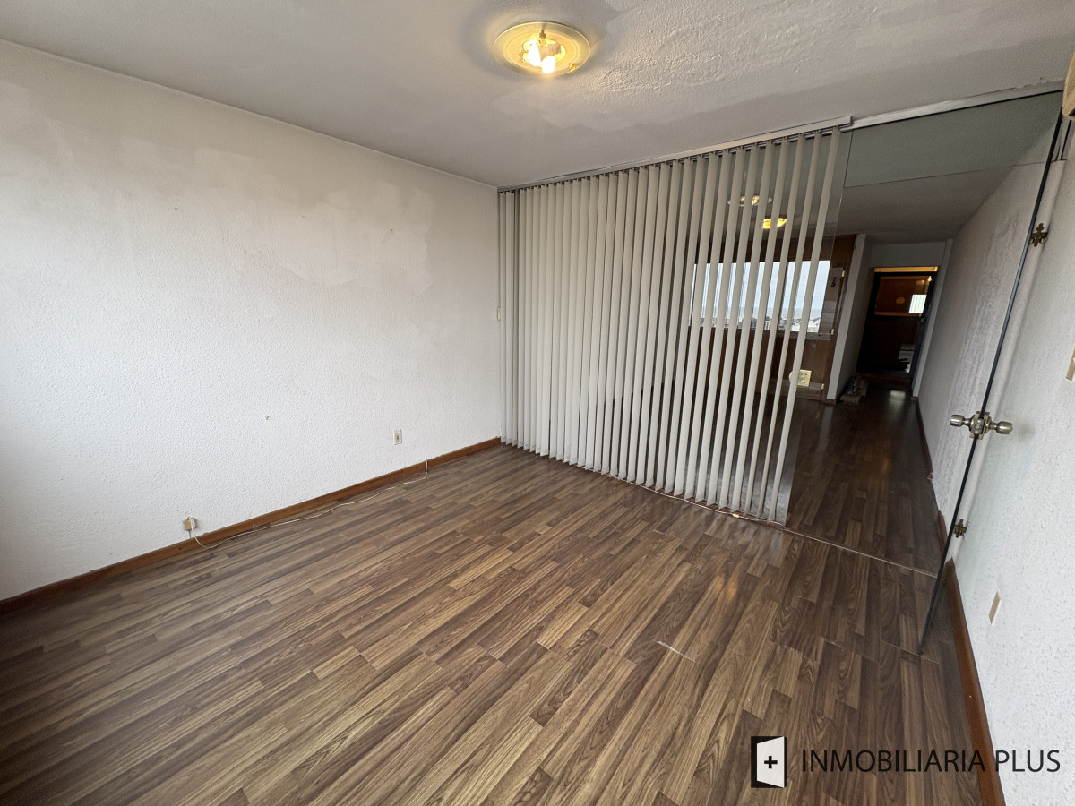 Apartamento ID.1471 - Alquiler de Monoambiente amplio u oficina sobre Av. 18 de Julio en Cordón a pasos de la Facultad de Derecho de Montevideo