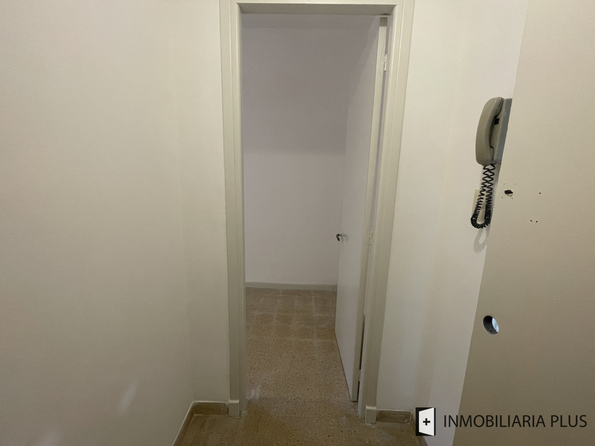 Apartamento ID.1343 - Alquiler de apartamento de 2 dormitorios reciclado en Brandzen y Paullie a 100 mts de 18 de Julio Montevideo